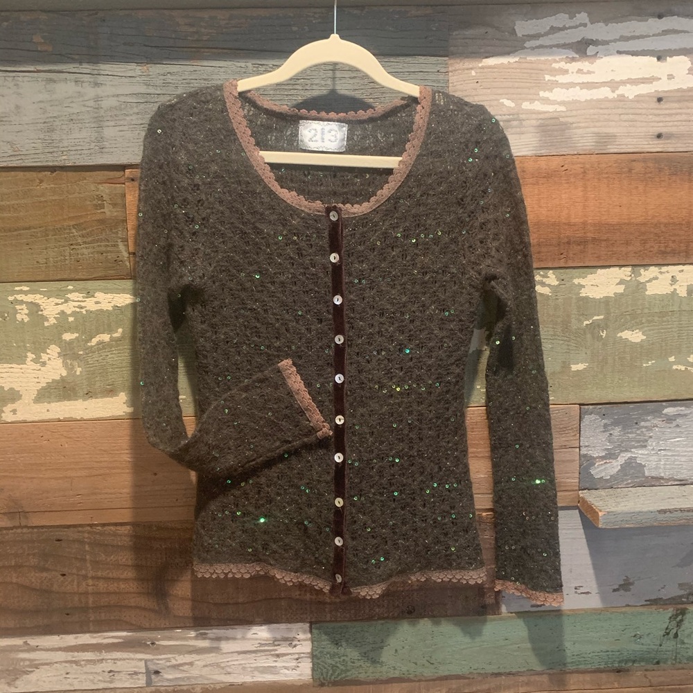 Vintage charm cardigan by:  213